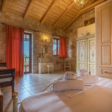 Farm stay Myrties Stone - Ta Petrina *